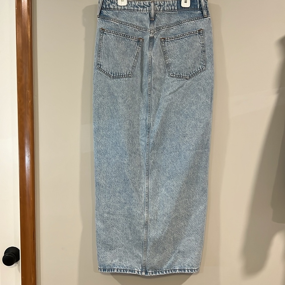 Abercrombie - high rise, 30/10 tall denim skirt - Picture 3 of 9